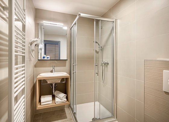 Hotel Istra - Beispiel Bad Doppelzimmer (Zimmercodierungen DB1, EB1 & D1M)