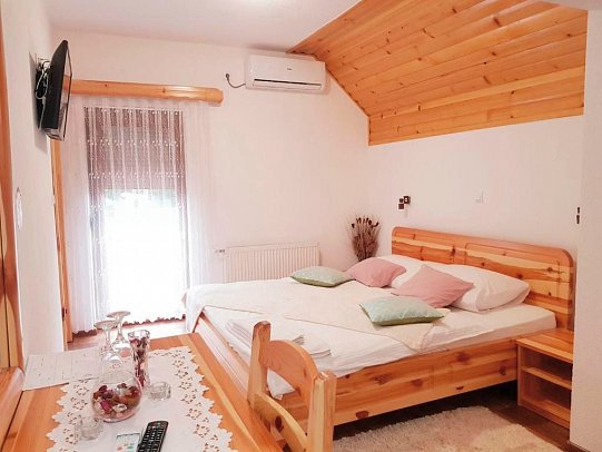 Plitvice Green Valley - Wohnbeispiel Doppelzimmer Balkon (Zimmercodierung DB1)