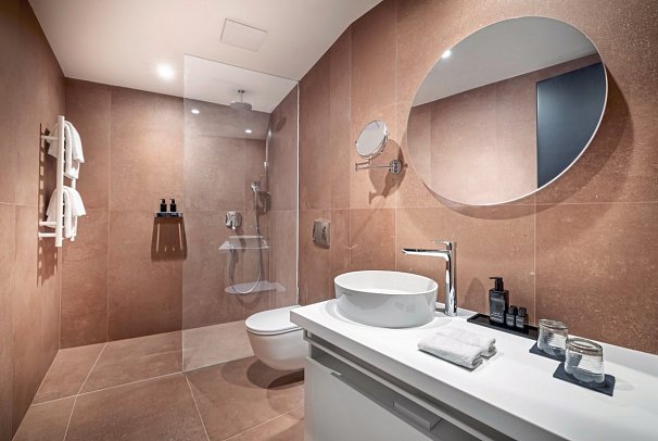 Aminess Younique Narrivi Hotel - Beispiel Bad Doppelzimmer Premium (Zimmercodierungen DM3 & DU3)