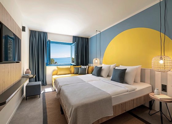 Sunny Krk by Valamar - Wohnbeispiel Zimmer für 2 plus 1 Meerseite (Zimmercodierungen TBC & FBC)