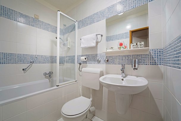 Veya Maradiso Hotel by Aminess - Beispiel Bad (Zimmercodierungen DG1, DGM, DS1 & DSM)