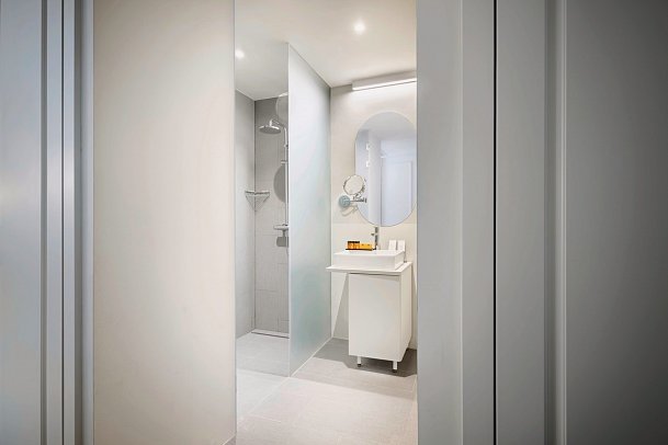 Aminess Vival Lisanj Familiy Hotel - Beispiel Bad Doppelzimmer Standard (Zimmercodierung DG1)