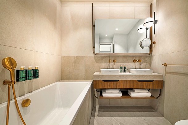 Arba Resort Valamar Collection - Beispiel Bad V level Suite für 2 plus 2 (Zimmercodierung WB1)