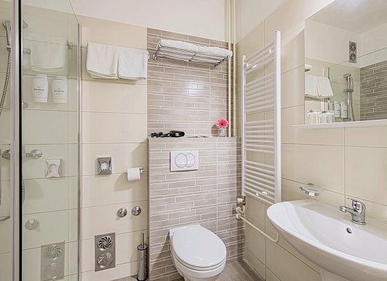 Omorika - Wohnbeispiel Doppelzimmer Superior Meerseite (Zimmercodierung DSC)