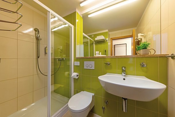 Family Hotel Vespera - Beispiel Bad Doppelzimmer (Zimmercodierungen DB2, D1C, FV1, FVC, DBC & DB3)