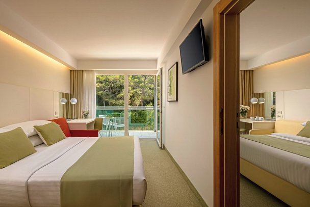 Family Hotel Vespera - Wohnbeispiel Familienzimmer mit Verbindungstür (Zimmercodierung FV1)