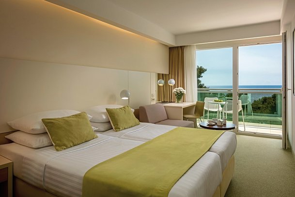 Family Hotel Vespera - Wohnbeispiel Familienzimmer mit Verbindungstür Meerseite (Zimmercodierungen FVC & D1C)