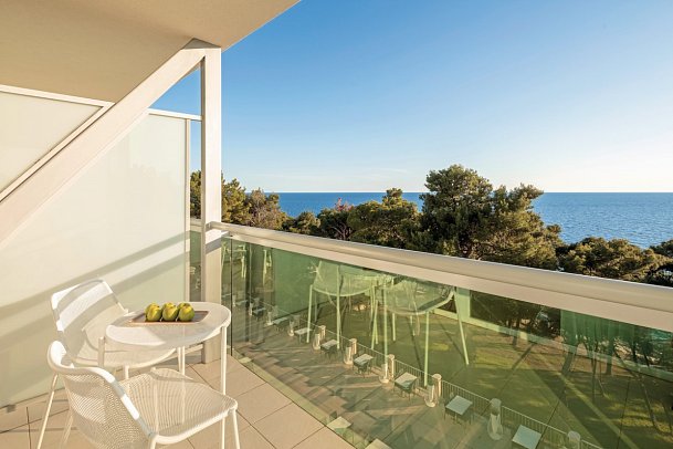 Family Hotel Vespera - Wohnbeispiel Familienzimmer mit Verbindungstür Meerseite (Zimmercodierungen FVC & DBC)