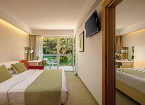 Family Hotel Vespera - Wohnbeispiel Familienzimmer mit Verbindungstür (Zimmercodierung FV1)