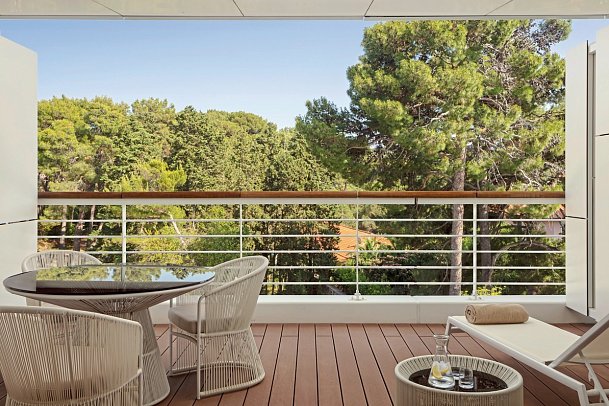 Bellevue - Wohnbeispiel Doppelzimmer Deluxe Gartenblick (Zimmercodierung DDG)