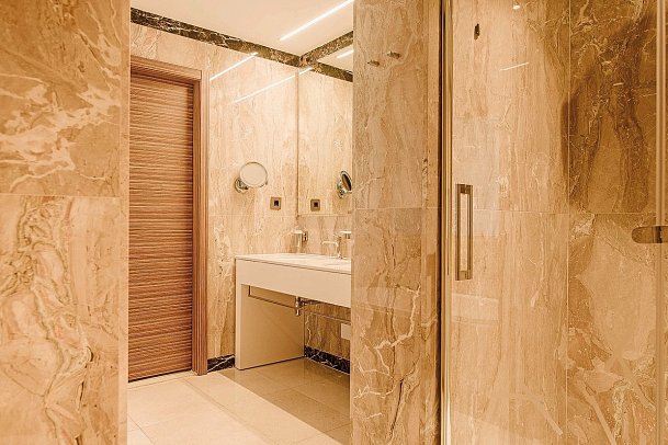 Bellevue - Beispiel Bad Juniorsuite (Zimmercodierungen JB1 & JBC)