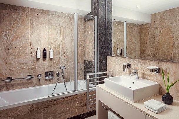 Bellevue - Beispiel Bad Juniorsuite (Zimmercodierungen JB1 & JBC)