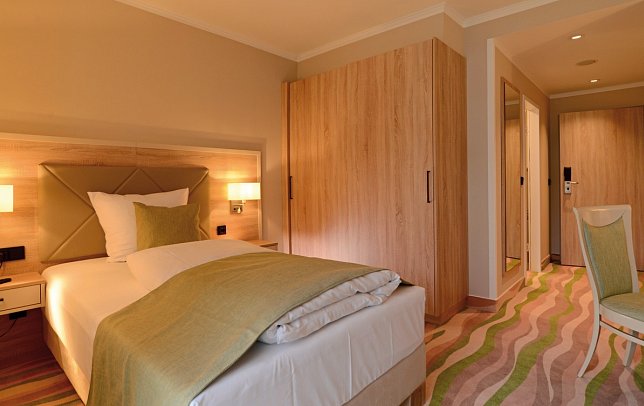 Seehotel Großherzog von Mecklenburg - Wohnbeispiel Einzelzimmer (Zimmercodierungen EB1 & UC1)