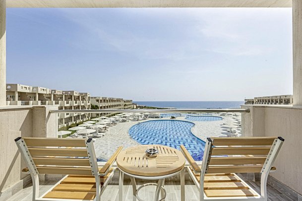 Sirena Beach Resort & Spa - Beispiel Balkon Doppelzimmer Premium Meerblick (Zimmercodierungen DMM & DCM)