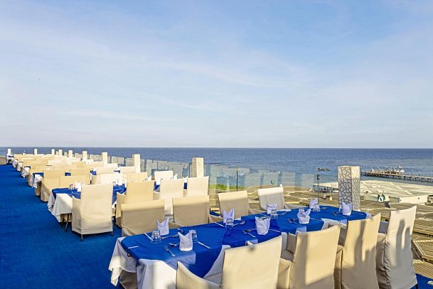 Sirena Beach Resort & Spa