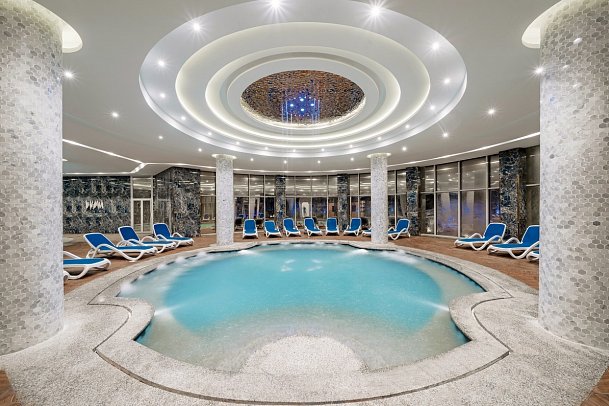 Sirena Beach Resort & Spa