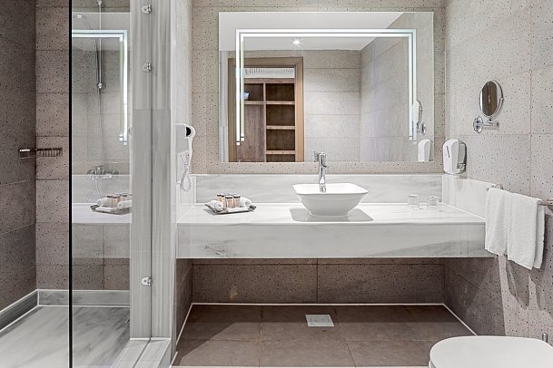 Pickalbatros Portofino Vita Resort - Beispiel Bad Doppelzimmer Superior Poolblick (Zimmercodierungen DGP & DCP)