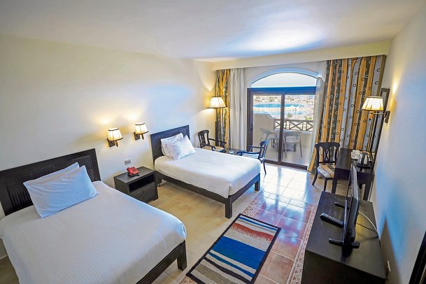 Blend Elphistone Resort - Wohnbeispiel Doppelzimmer Standard Poolblick (Zimmercodierung DGP)