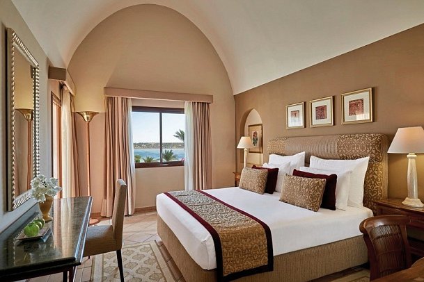 Steigenberger Coraya Beach - Wohnbeispiel Juniorsuite Pool-/ Garten-/ Meerblick (Zimmercodierung JBM)