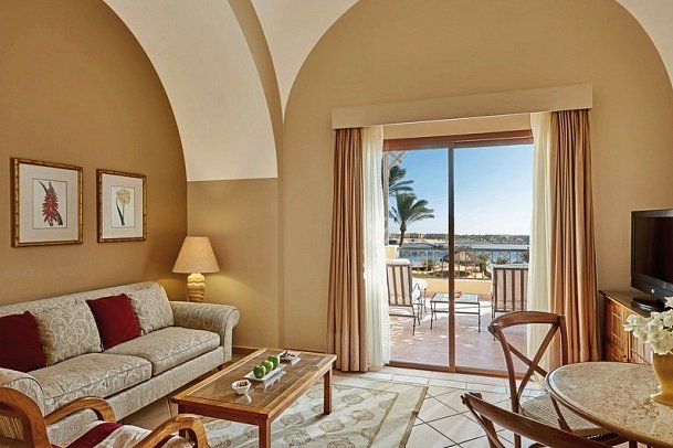 Steigenberger Coraya Beach - Wohnbeispiel Juniorsuite Pool-/Garten-/ Meerblick (Zimmercodierung JBM)