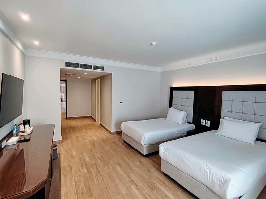 Diamond Beach by Pearl Resort - Wohnbeispiel Suite Deluxe Meeresfront Swim Up mit Verbindungstür 2 Bäder (Zimmercodierung WDQ)