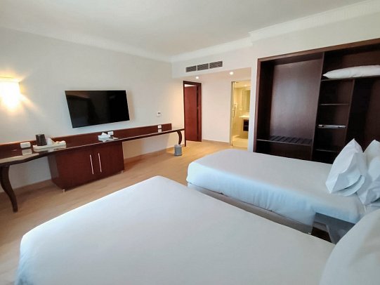 Diamond Beach by Pearl Resort - Wohnbeispiel Suite Deluxe Meeresfront mit Verbindungstür 2 Bäder (Zimmercodierung WVM)