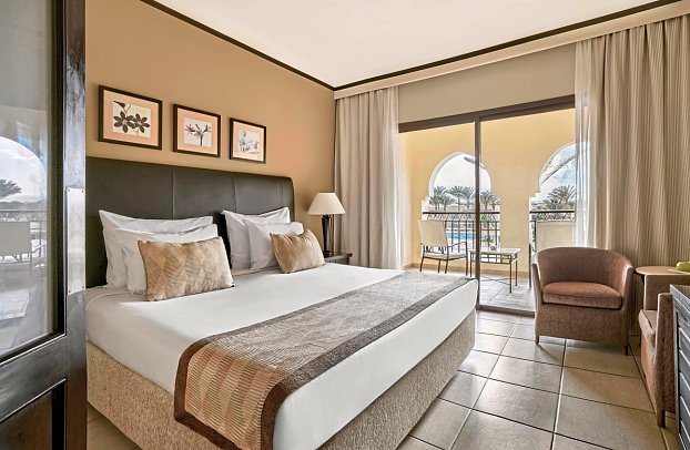 JAZ Lamaya Resort - Wohnbeipiel Doppelzimmer Deluxe Poolblick mit Falttür (Zimmercodierung DDP)