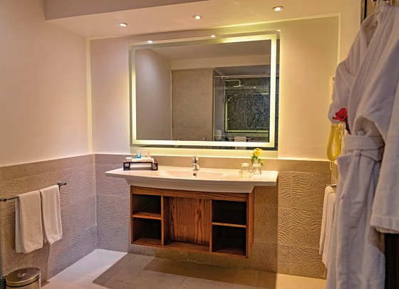 Sentido Akassia Beach by Pearl Resorts - Beispiel Bad Doppelzimmer Superior (Zimmercodierungen D1N, DCN, DS1 & DC1)
