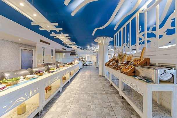 Flamenco Beach & Resort