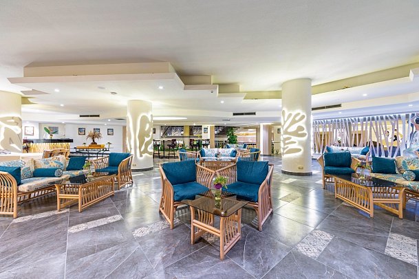 Flamenco Beach & Resort