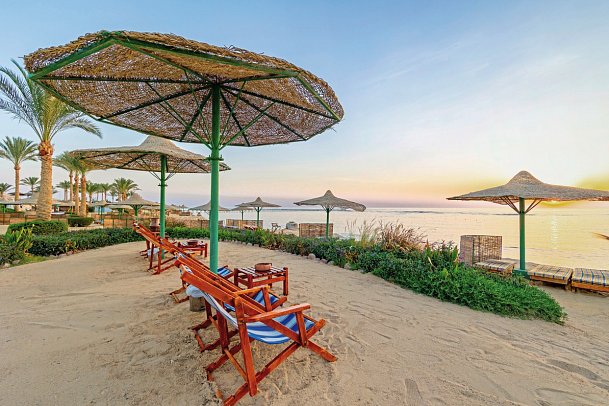 Flamenco Beach & Resort