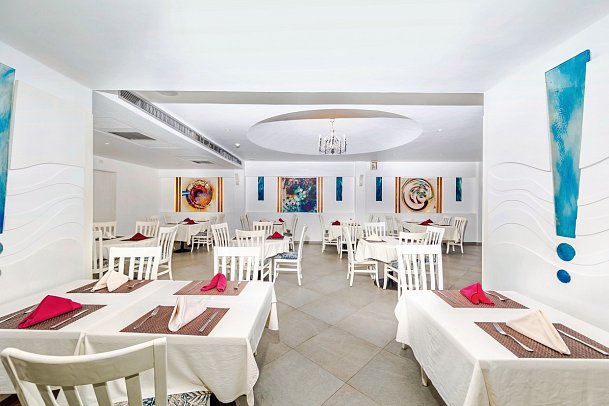 Flamenco Beach & Resort