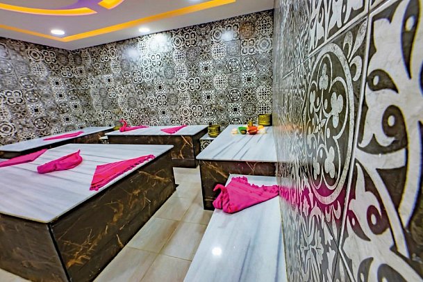 Flamenco Beach & Resort