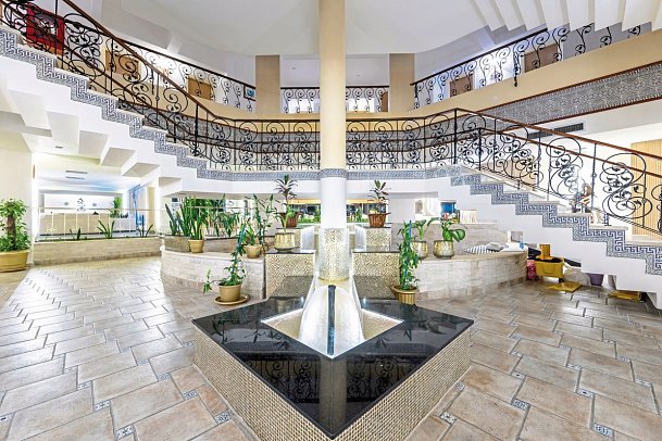 Flamenco Beach & Resort