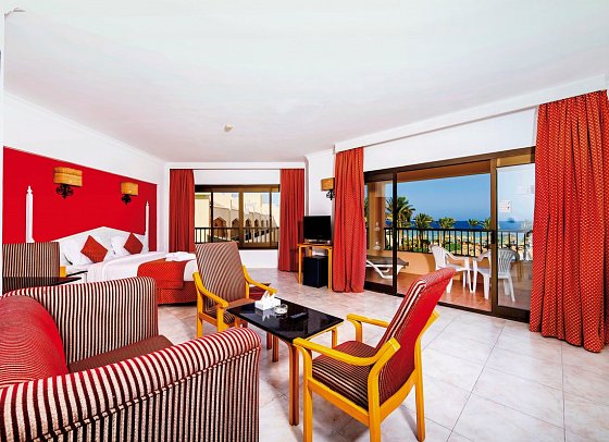 Flamenco Beach & Resort - Wohnbeispiel Familienzimmer seitl. Meerblick (Zimmercodierung F1N)