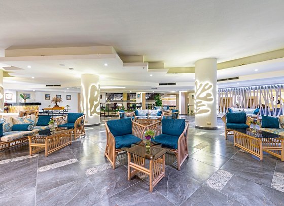 Flamenco Beach & Resort