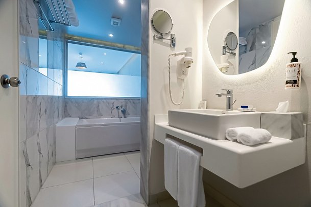 Casa Blue Resort - Beispiel Bad Doppelzimmer Deluxe (Zimmercodierung DD1)