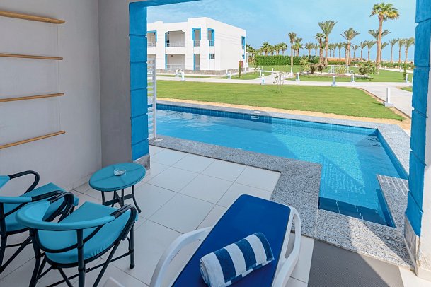 Casa Blue Resort - Beispiel Terrasse Doppelzimmer Swim Up (Zimmercodierung DBQ)