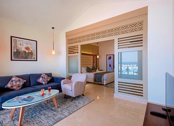 Pickalbatros Sea World Resort - Wohnbeispiel Juniorsuite Meerblick (Zimmercodierung J1M)