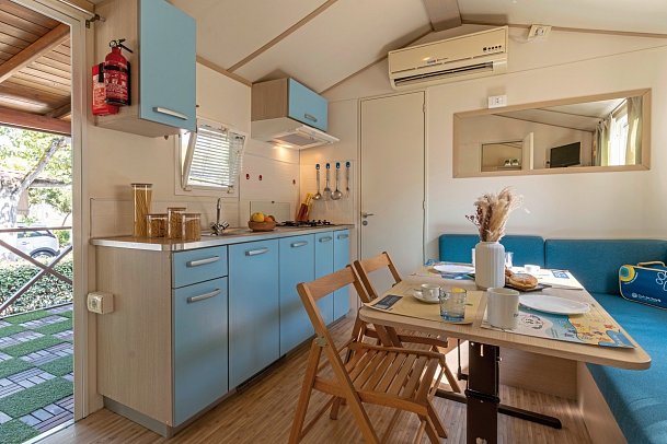 Roseto degli Abruzzi Easy Camping Village - Wohnbeispiel Lodge Standard (Zimmercodierung CB2)