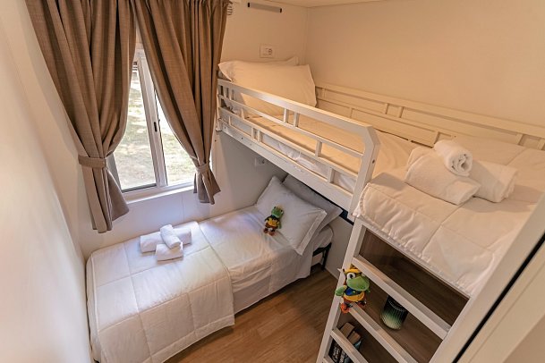 Roseto degli Abruzzi Easy Camping Village - Wohnbeispiel Lodge Superior (Zimmercodierung CB3)