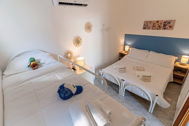 Roseto degli Abruzzi Easy Camping Village - Wohnbeispiel Bungalow Standard (Zimmercodierung CB1)