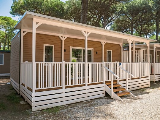 Marina Romea Easy Camping Village - Wohnbeispiel Lodge Superior (Zimmercodierung CB3)