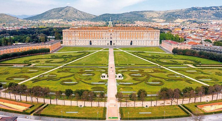 Autotour Classic Italien: Rom und Amalfiküste - Palast von Caserta