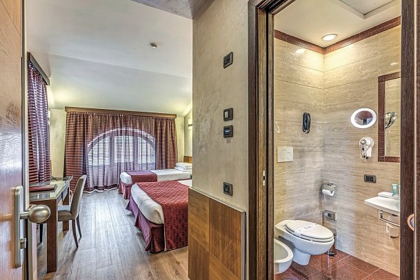 Kolbe - Wohnbeispiel Dreibettzimmer Superior (Zimmercodierung TS1)