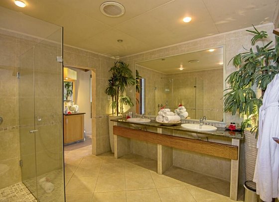 Coco de Mer & Black Parrot Suites - Beispiel Bad (Zimmercodierungen JB1, JH1 & JH2)