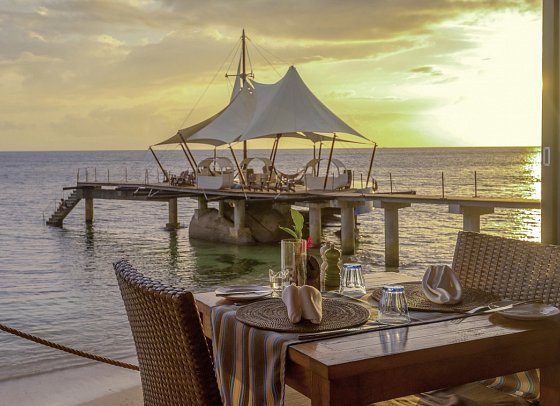 Coco de Mer & Black Parrot Suites
