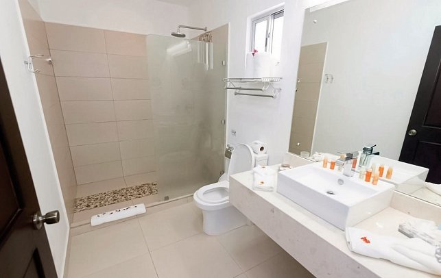 Tango Mar Beachfront Boutique Hotel & Villas - Badbeispiel (Zimmercodierung UDO)