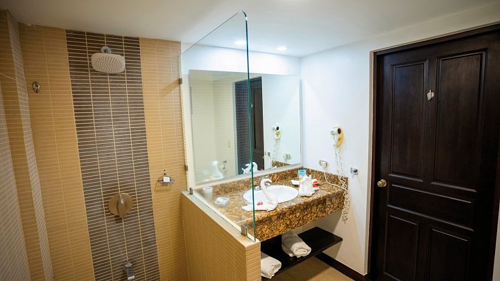 Tango Mar Beachfront Boutique Hotel & Villas - Badbeispiel (Zimmercodierung JBO)