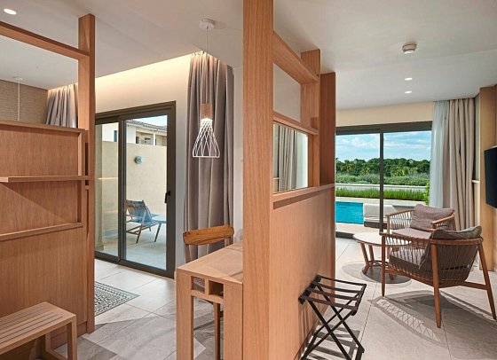 Meravia Leonardo Limited Edition - Wohnbeispiel Deluxezimmer Gartenblick und Privatpool (Zimmercodierung DDR)